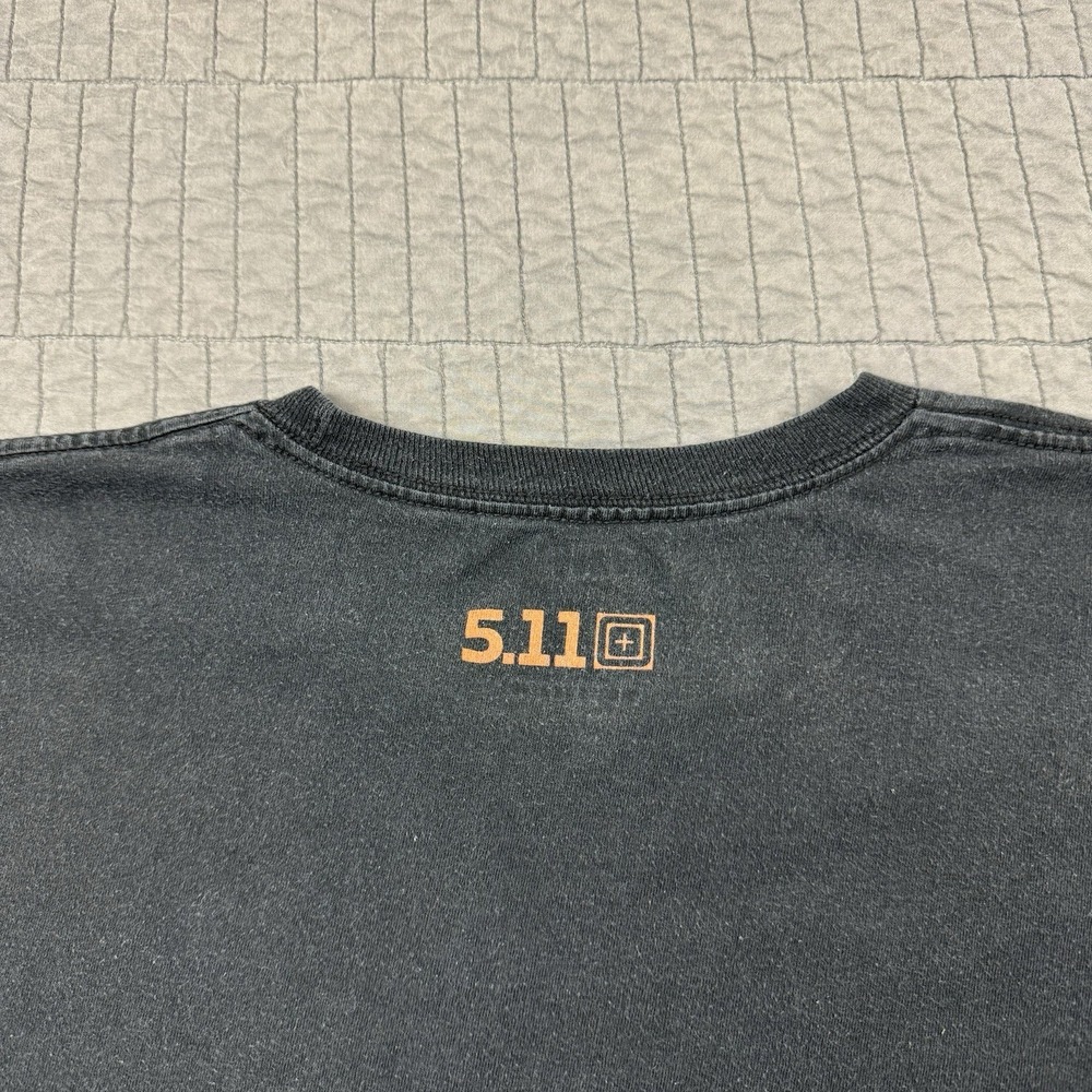 511 Tactical T Shirt Men XL Black Flames Logo Utility Workwear Outdoors Faded - Picture 5 of 10